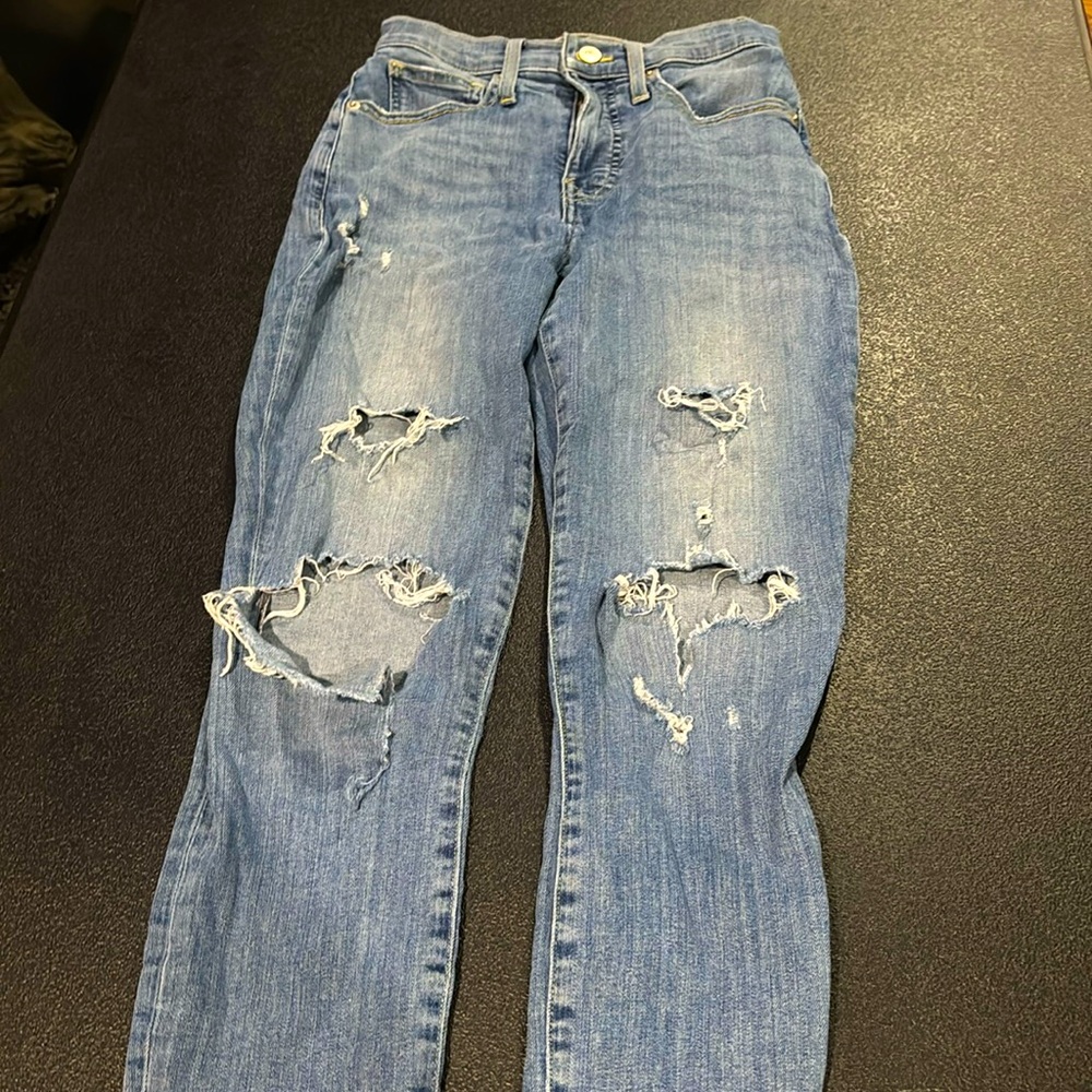 Lucky brand skinny blue jeans with rips